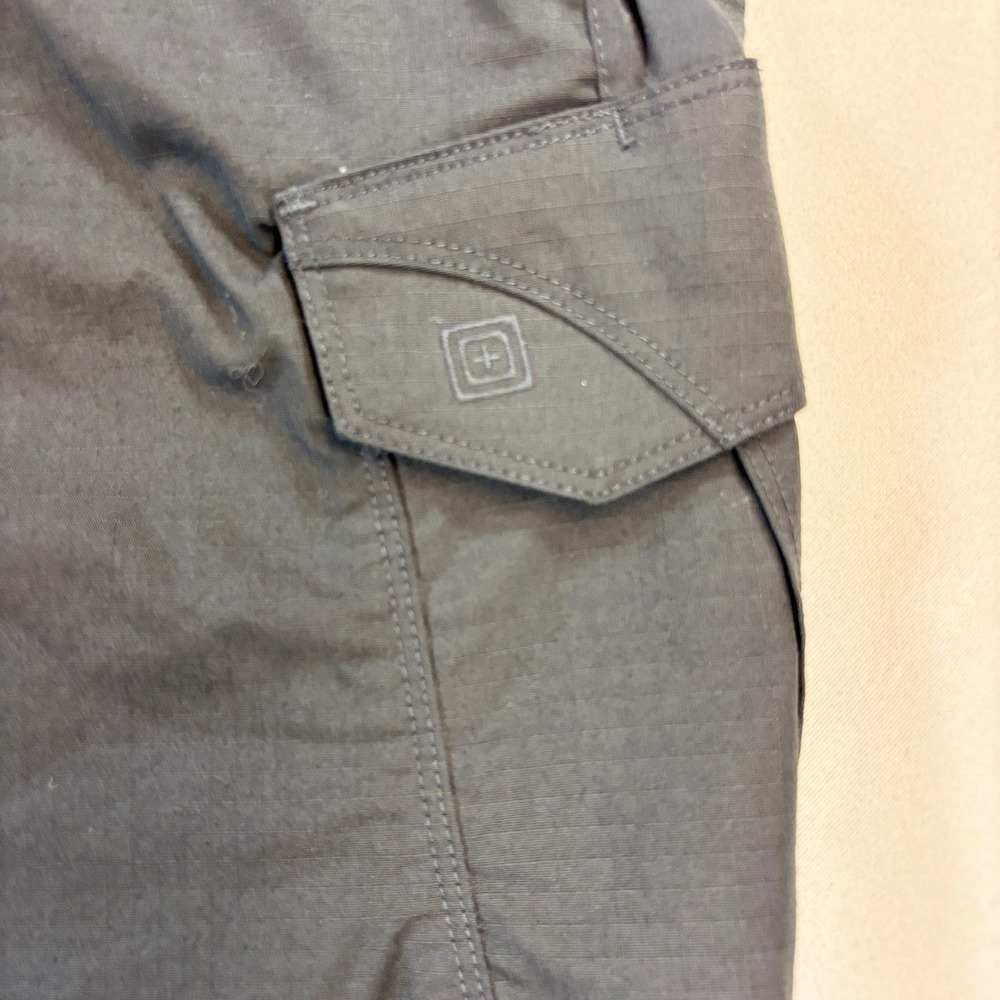 5.11 Stryke 11" Short Men 35 Black Tactical Cargo 12-Pocket Ripstop Utility NWOT - Picture 9 of 12